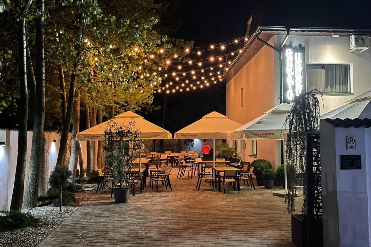 Renato House Hotel Targu Jiu Exterior photo